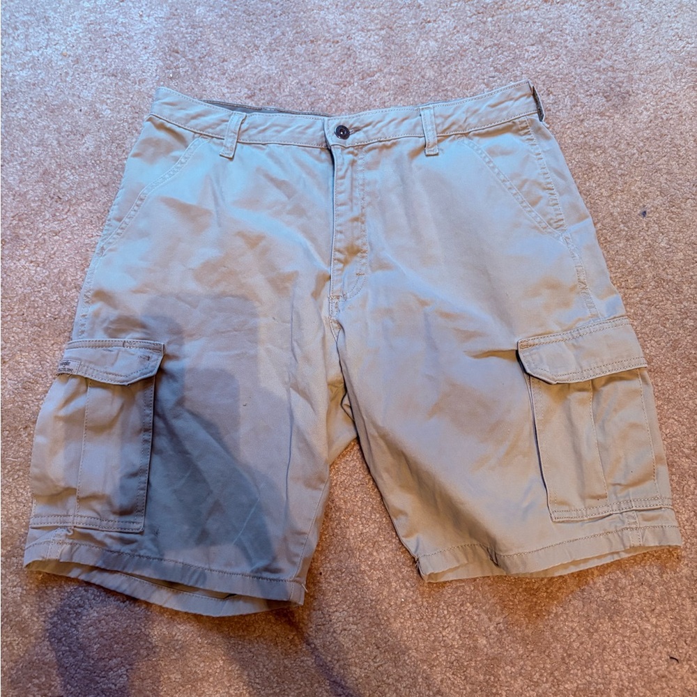 Men's Tan Cargo Shorts